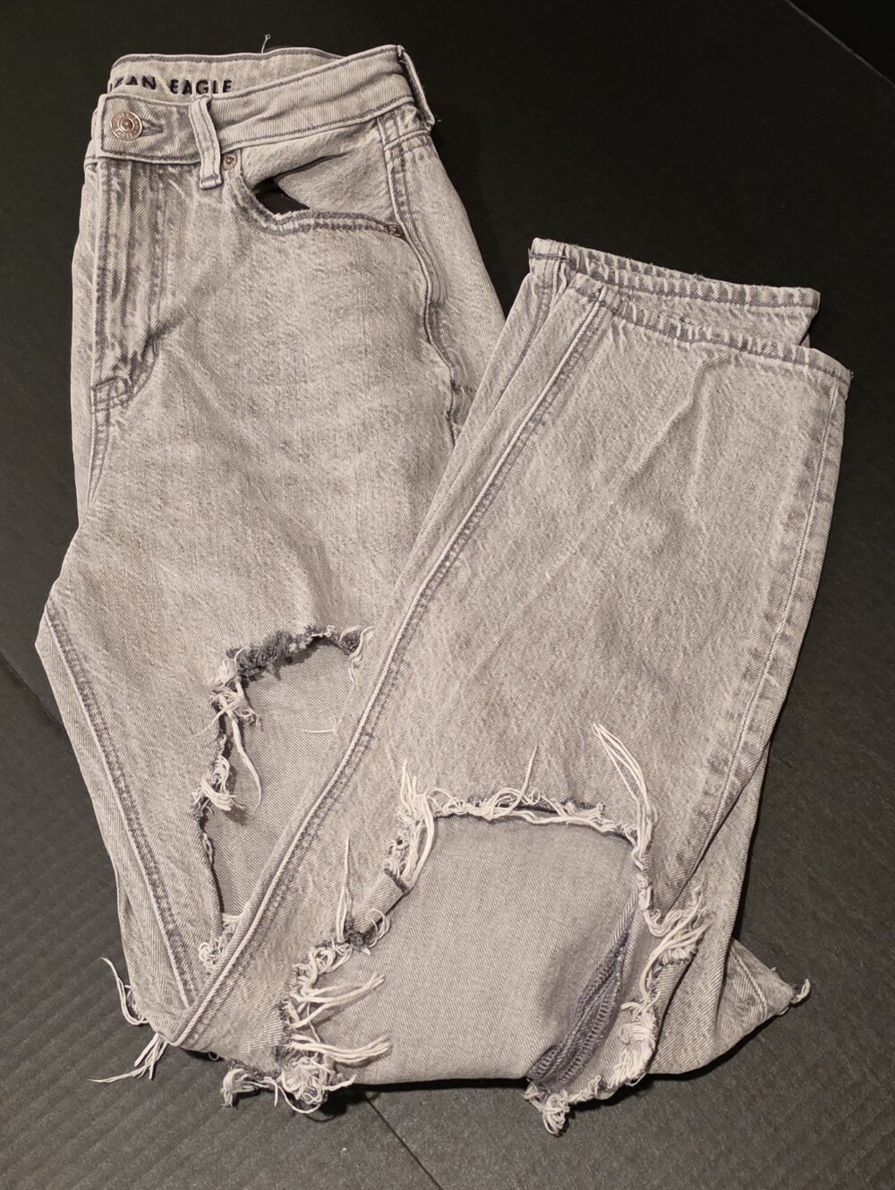 American Eagle Outfitters Light Gray Distressed Mom Straight Jeans